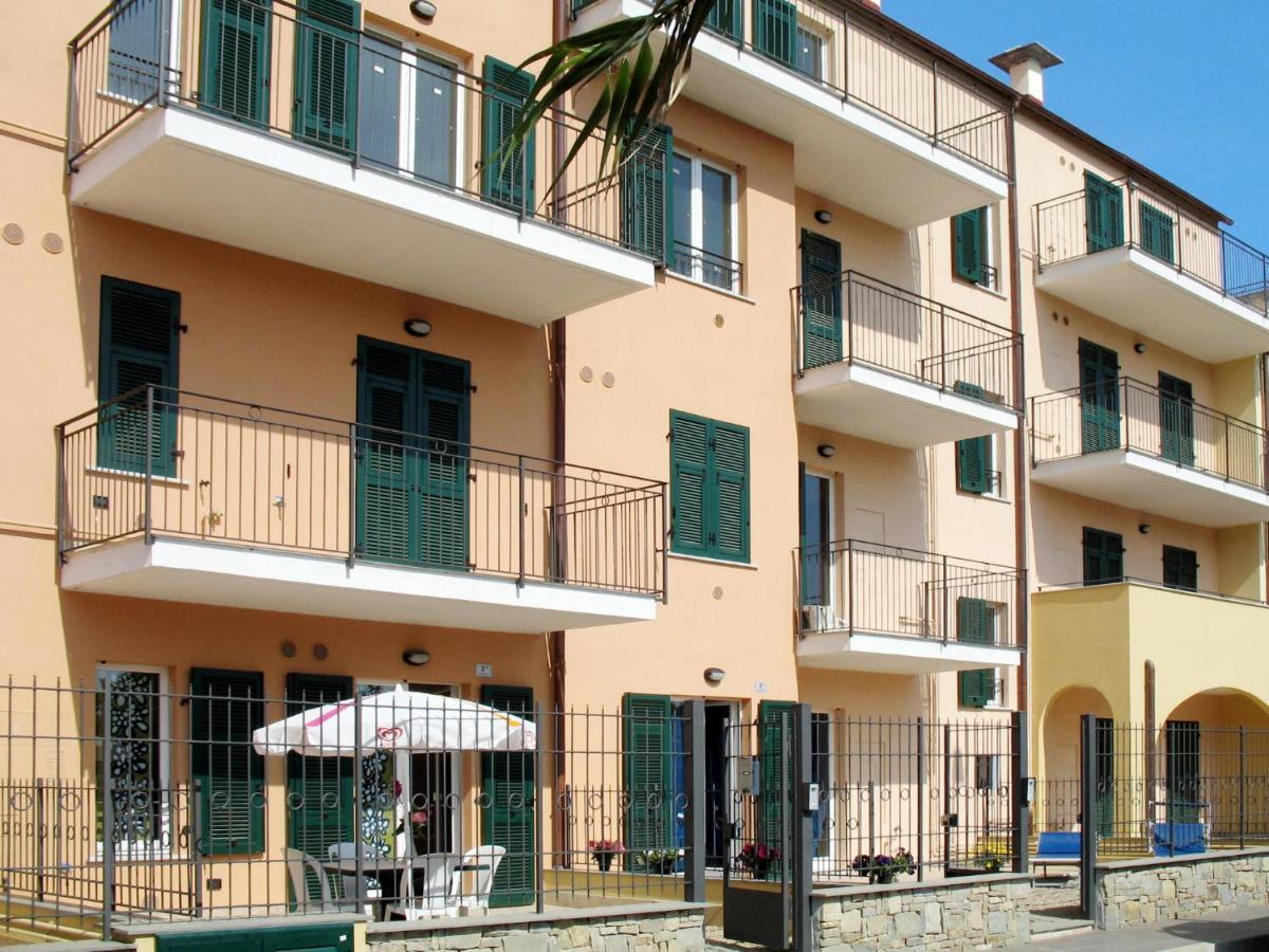 Apartment Cala Azzurra - Imp312 By Interhome Імперія Екстер'єр фото