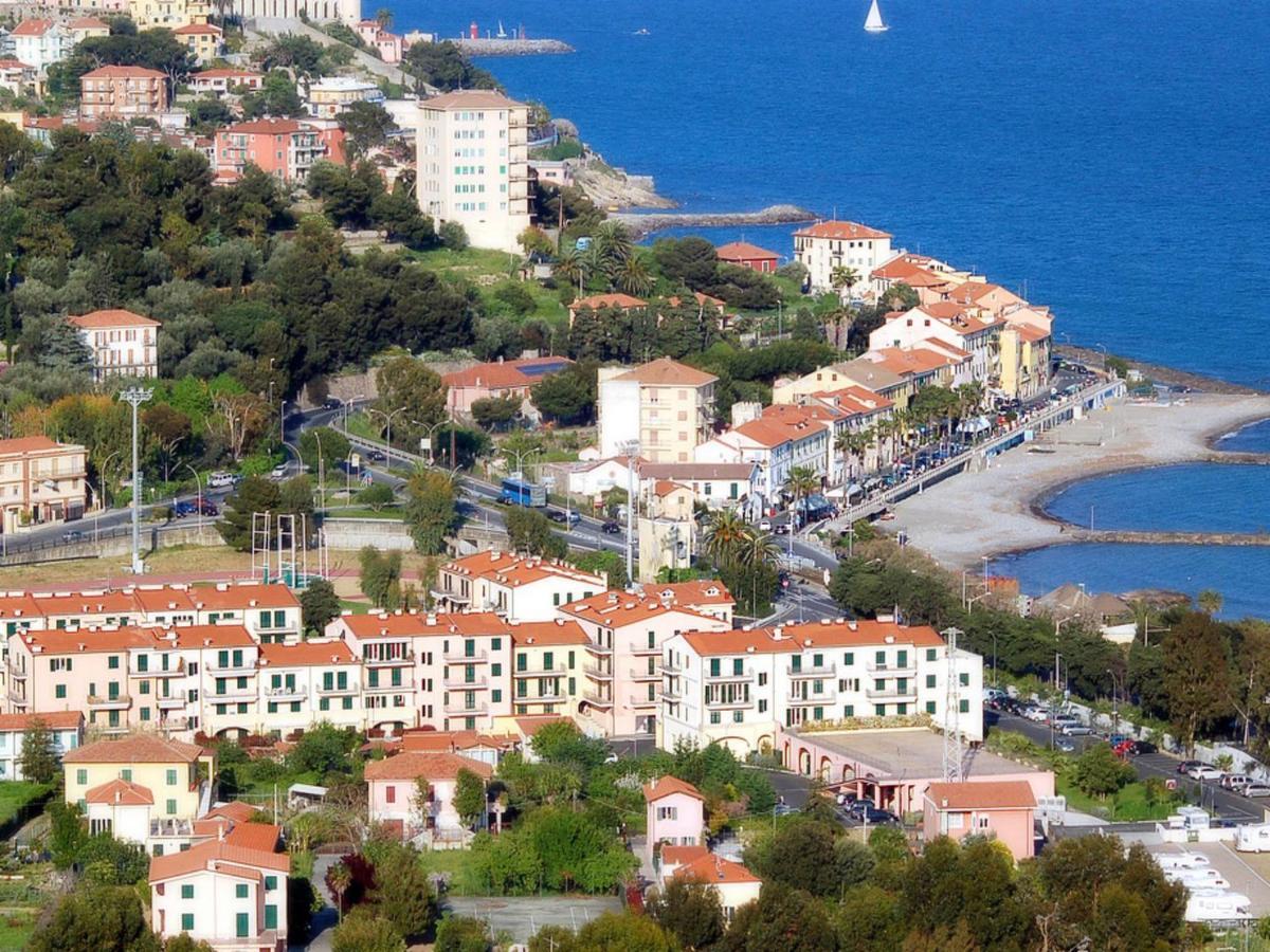 Apartment Cala Azzurra - Imp312 By Interhome Імперія Екстер'єр фото